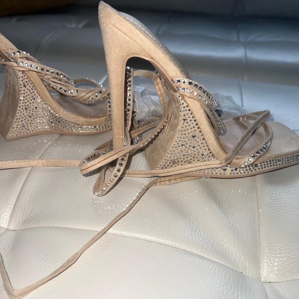 Tan Statement Platforms - image 3